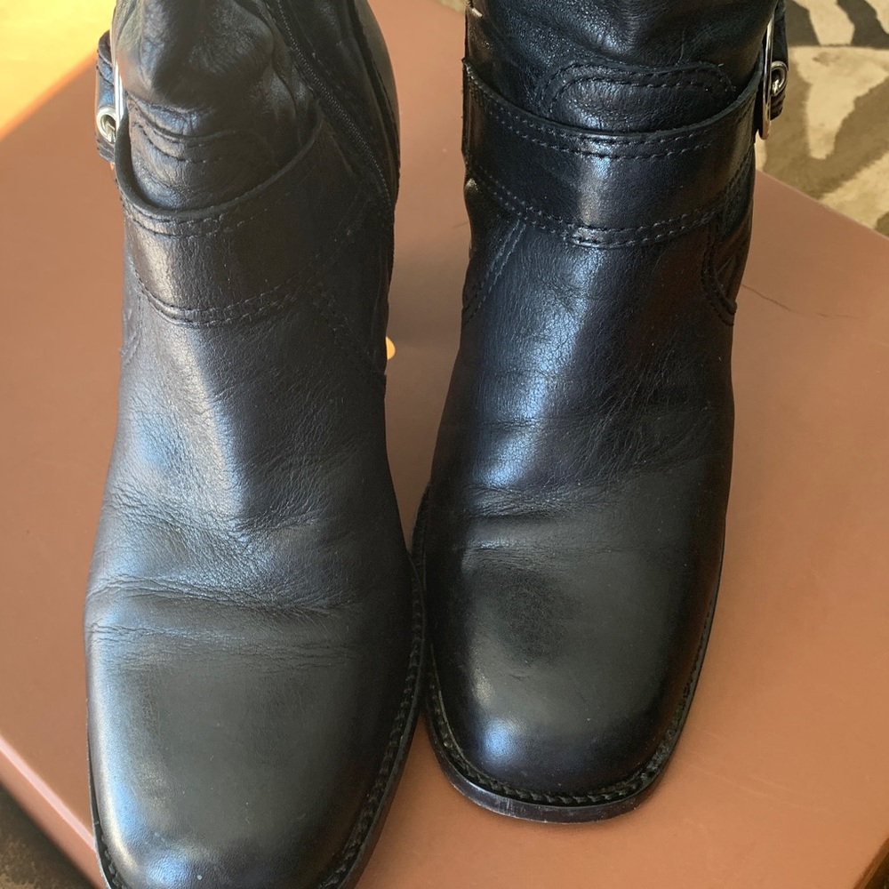 COACH 
CHARITY EMBOSSD CALF
0354
BLACK
Made in Italy 8B
Coach 1941 - Picture 11 of 16